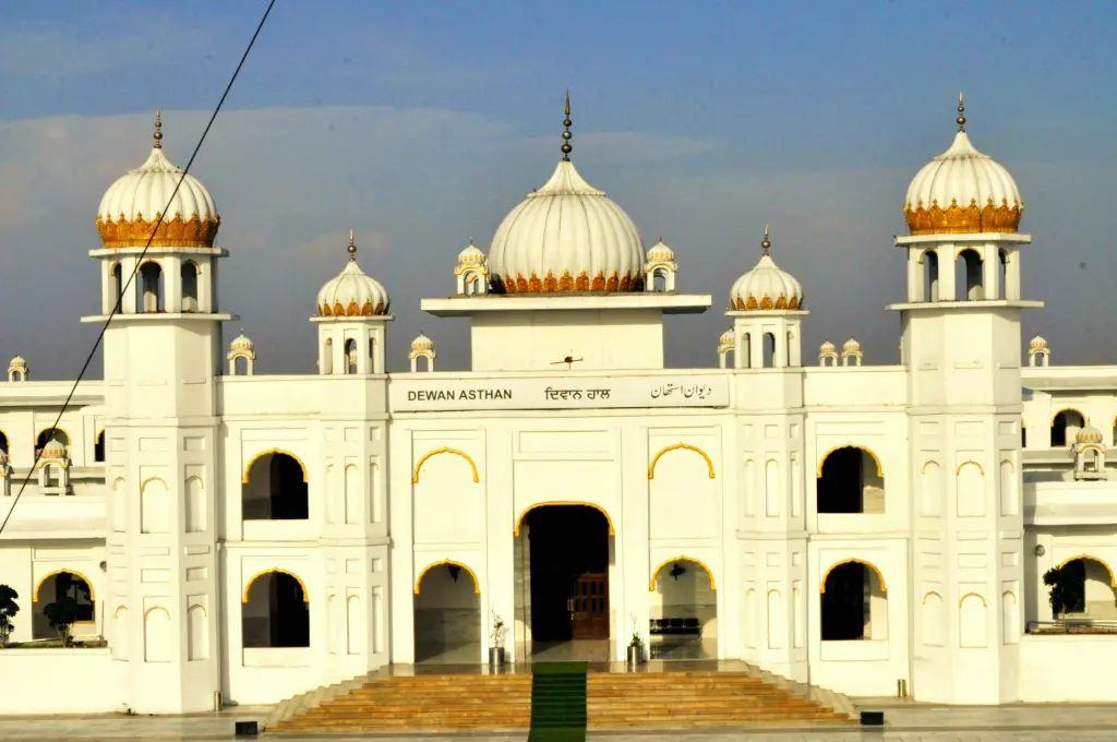 unsplash_SsYXjSpaf7k_kartarpur.webp