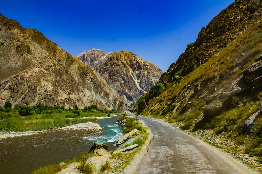 unsplash_8pn4XEIGtX8_chitral.webp