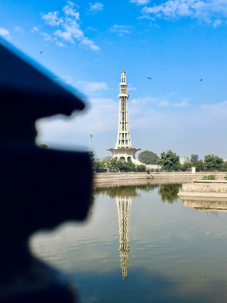 unsplash_d9ZWpIr5x4s_minar.webp