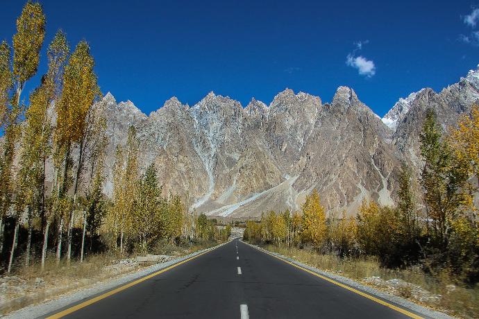 6 Days Gilgit Hunza Tour Package from Islamabad by road (Standard) - Northern Area of Pakistan Tour Package