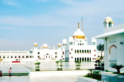 Gurdwara Darbar Sahib Kartarpur Tour Package from Lahore